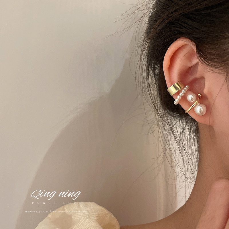 Three sets of pearl earbone clamps women's style advanced sensational ear clip earrings 2021 new small crowdless earbugless earrings