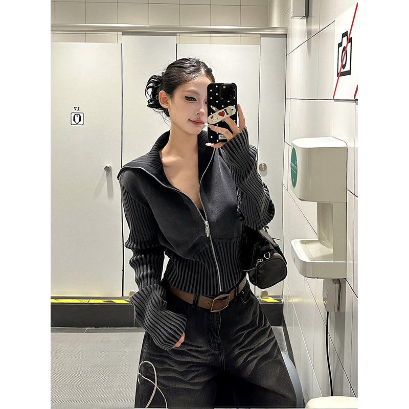 Explosive Candy American Retro High-Neck Cardigan Knit Sweater for Women, Autumn High-End Slim-Fit Short Versatile Jacket Explosive Candy American Retro High-Neck Cardigan Knit Sweater for Women, Autumn High-End Slim-Fit Short Versatile Jacket