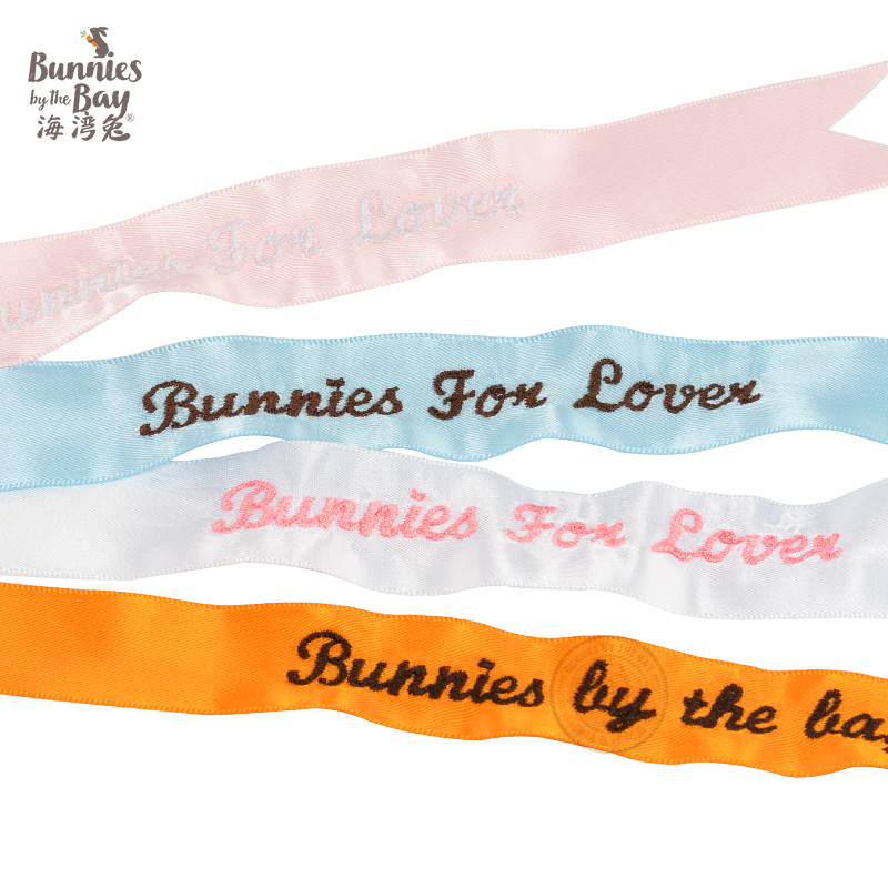 Personalized name or short greetings Customized special shot (up to 15 English characters)