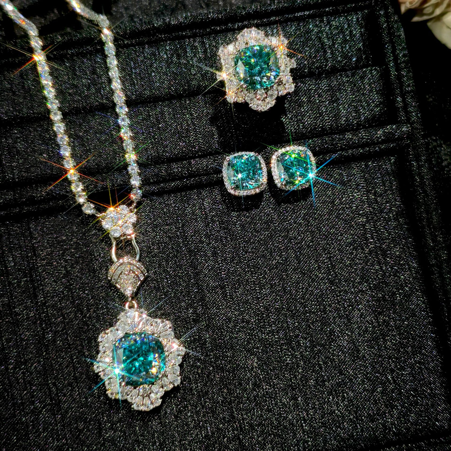 Light luxury square cushion green zirconia necklace earrings ring