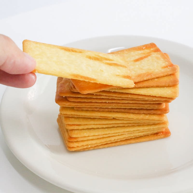 Rock - burned cheese crisp cookies 300g salty fragrance food and leisure dorm net red snack recommended Max Valley