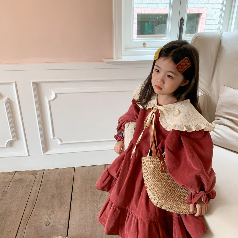 Girl's dress autumn and winter clamp cotton children's core core skirt Han baby bubble sleeve leaf princess dress