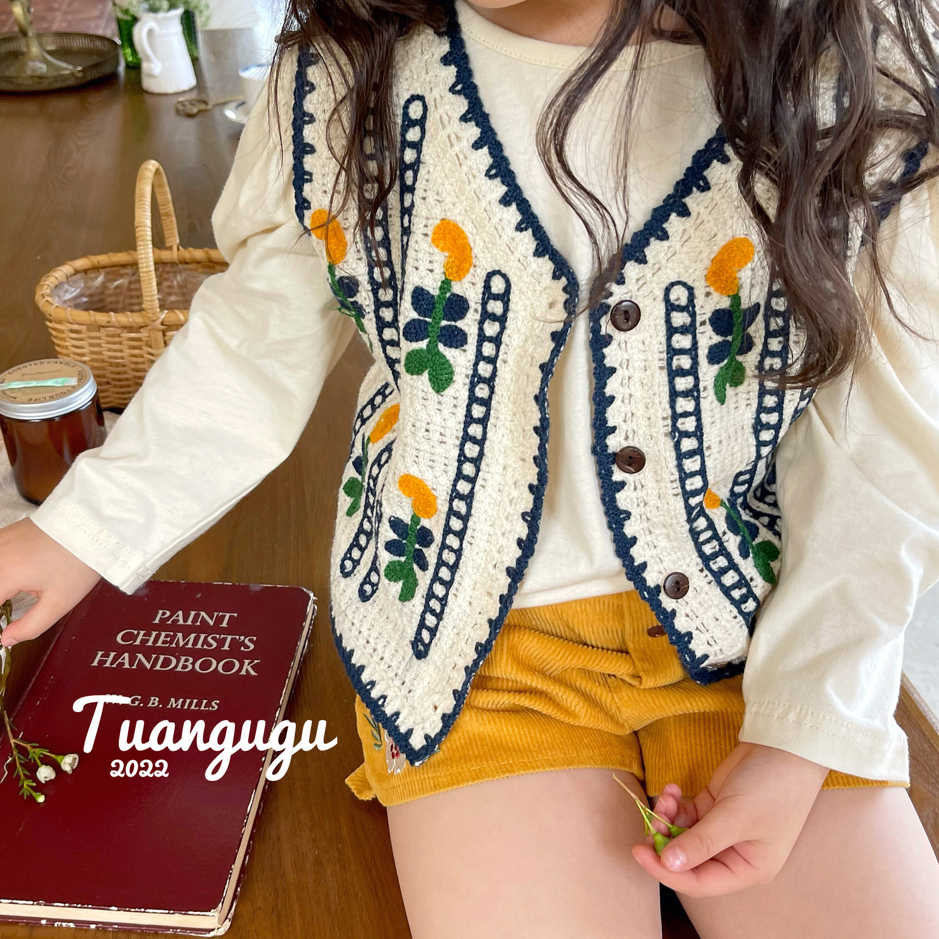 Girls Knitted Vest Spring Dress 2023 New Children's Korean Version Small Fragrance Vest Shoulder Girl Baby Flower Vest Cardigan
