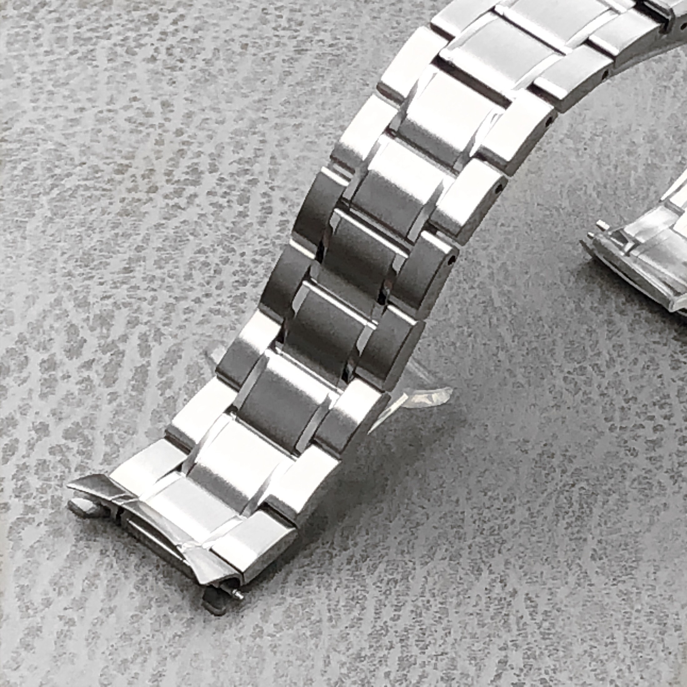 Mengshi Chun Is Compatible with Casio Mth-5001Efr303/304Efs-S510Efb-560 Watch Steel Strap 22