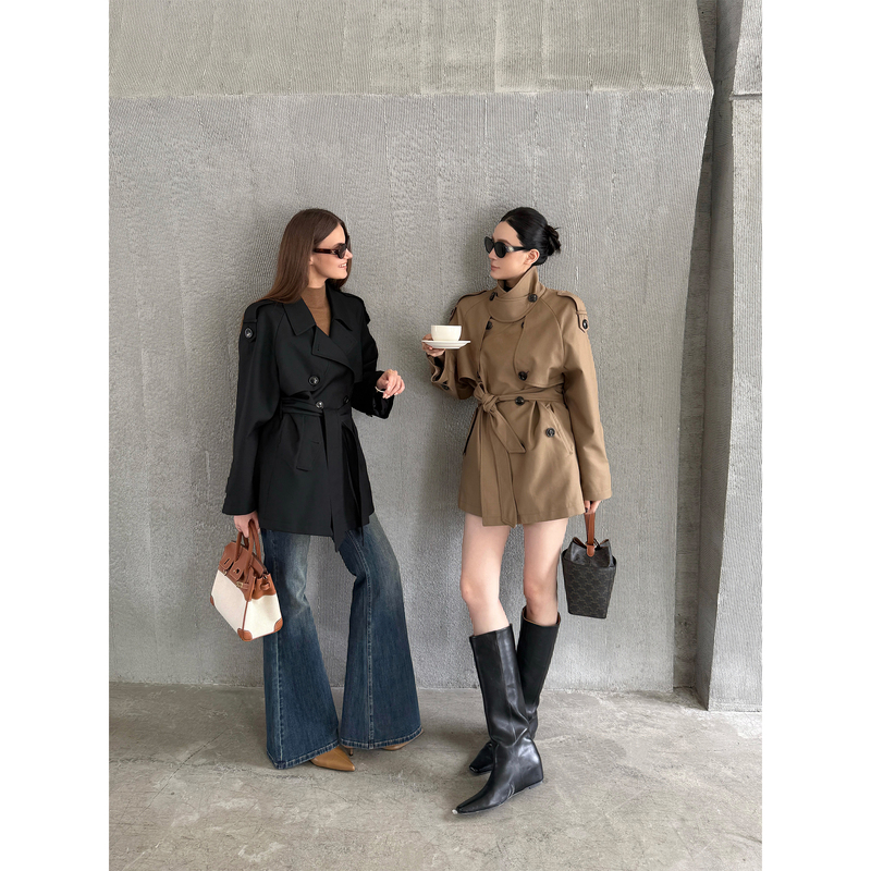 Zhou Miao Zhoumiao 【Paris Old Dreams 2.0】Classic Silhouette Lapel Waist-Cinching Short Trench Coat for Women Zhou Miao Zhoumiao 【Paris Old Dreams 2.0】Classic Silhouette Lapel Waist-Cinching Short Trench Coat for Women