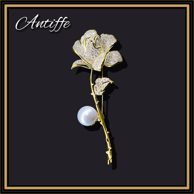 Rose flower brooch design sense niche female high-end exquisite luxury small fragrance all-match atmospheric corsage suit pin