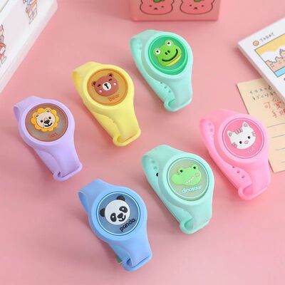 抖音卡通儿童发光驱蚊手环闪光手表植物精油