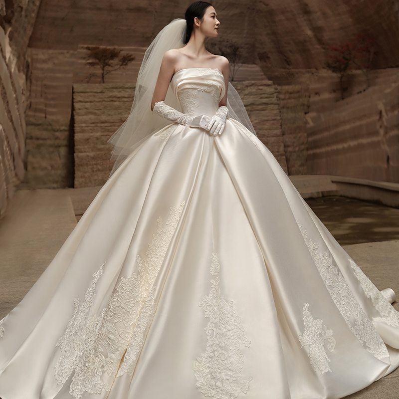 French satin in the princess wedding dress 2024 new bride main yarn, small tail tail high -end texture court style French satin in the princess wedding dress 2024 new bride main yarn, small tail tail high -end texture court style