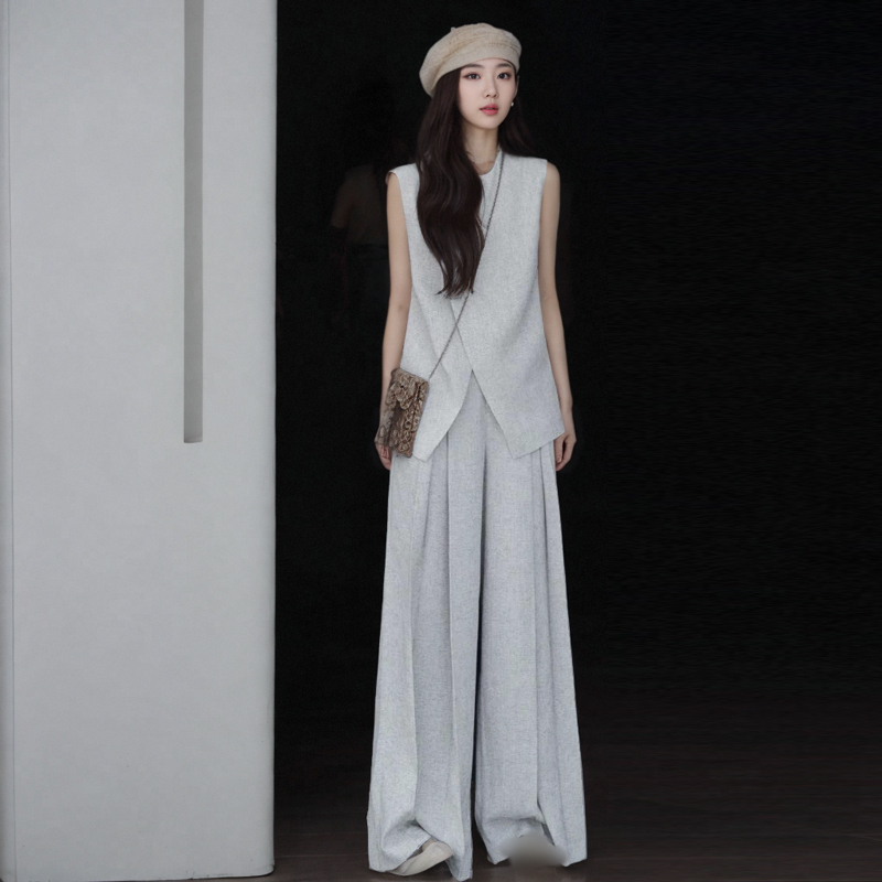 Minimalist and Sophisticated Suit Pants, Korean Style Age-Reducing Vest Top, Casual Wide-Leg Pants, This Year's Popular Two-Piece Pants Set