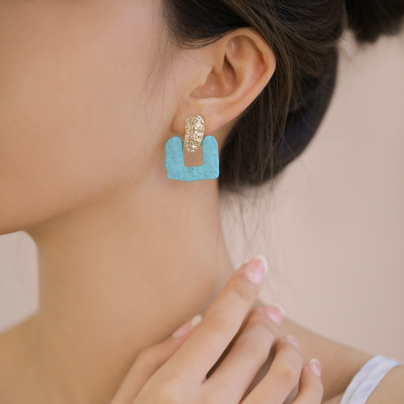 Collision Color Square Earrings Woman 2022 net Red burst Delicate 100 Hitch Retro Auroris Geometric Peacock Blue Temperamental Earnestle