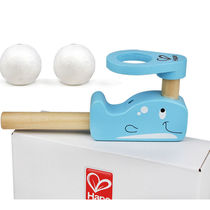 German Hape whale suspended ball blowing exercise babys lung capacity Exquisite and interesting baby gifts for boys and girls