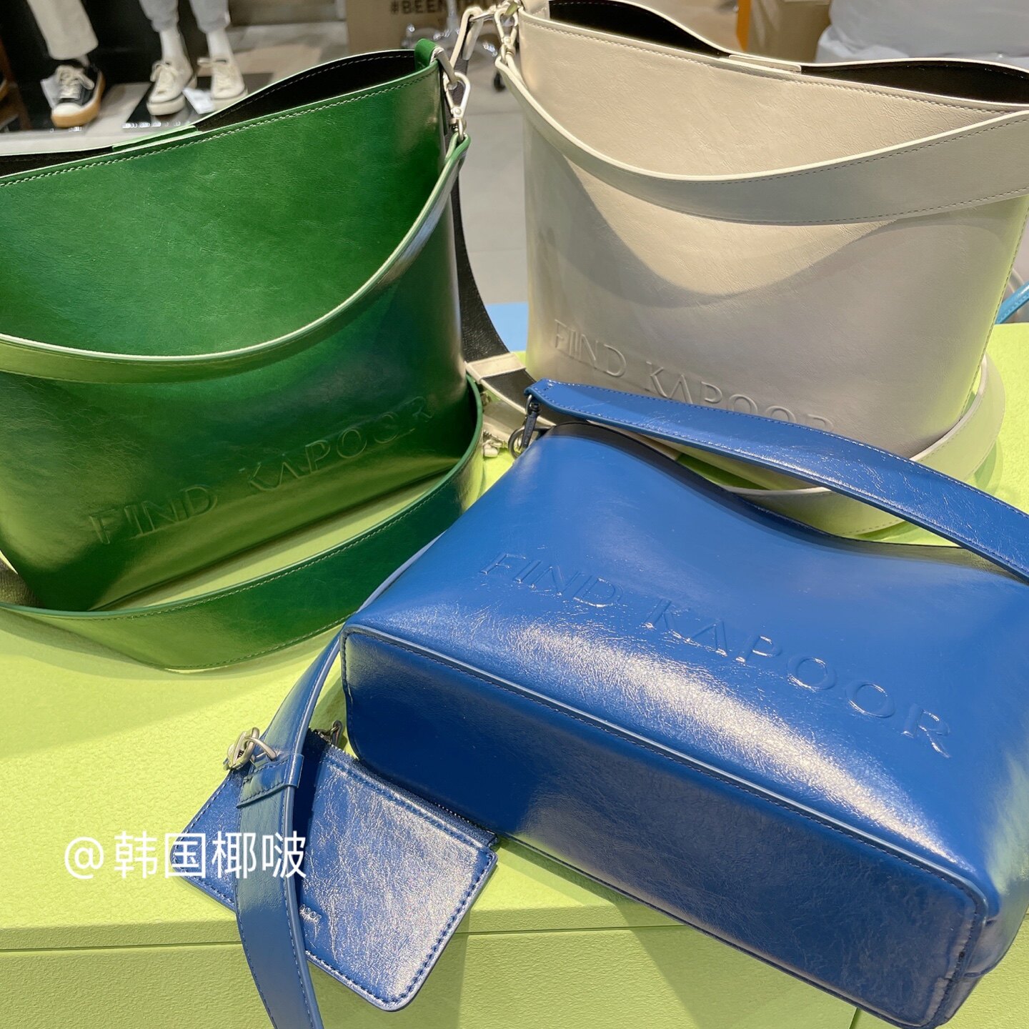 Korean Coconut Bo FIND KAPOOR Direct Mail 22 Spring New Alphabet Glossy Armpit Messenger Bucket Bag