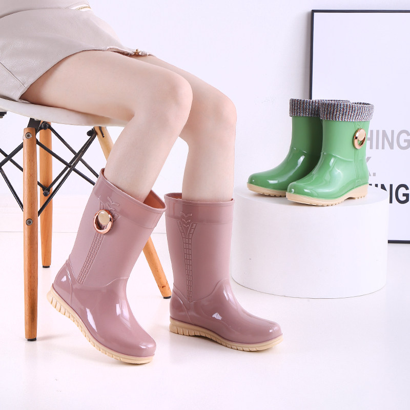 Fashion rain boots women's trend short tube water shoes four seasons work shoes outer wear Korean version in the tube waterproof non-slip wear-resistant rain boots