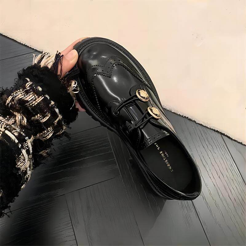Real leather carving flower retro thick leather shoes girl 2023 spring and autumn New Heben Fengle shoes plus velvet single shoes