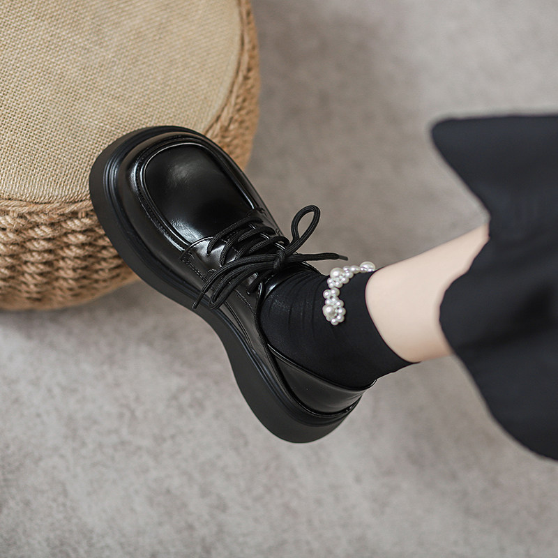 Leather does not stink feet ~ British wind summer small leather shoes woman new white thick diule shoes comfortable large head single shoes