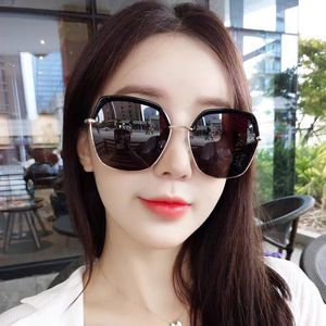 新款网红太阳镜女士偏光眼镜韩版学生墨镜