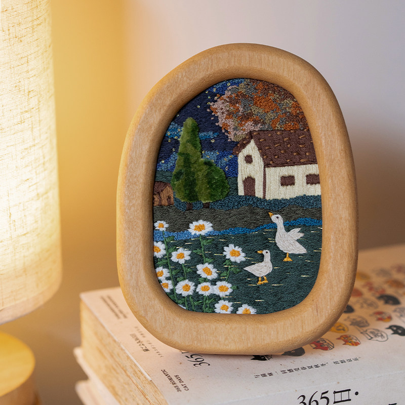 CaiCaiWangオリジナル刺繍キット新登場：ブルージュの2羽のアヒル - 手芸ギフト／風景刺繍