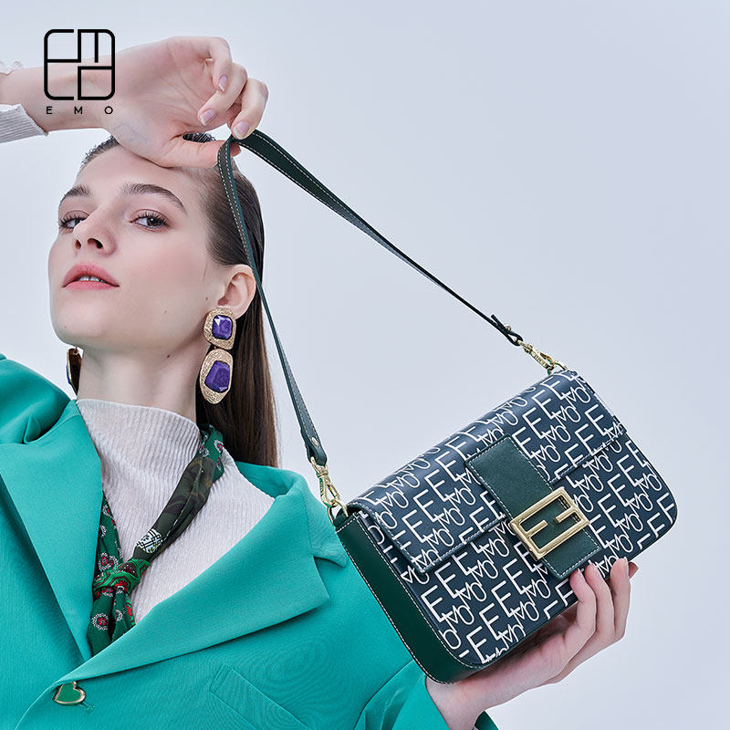 EMO light luxury retro bag female letter underarm bag shoulder messenger bag 2021 new fashion Joker baguette bag