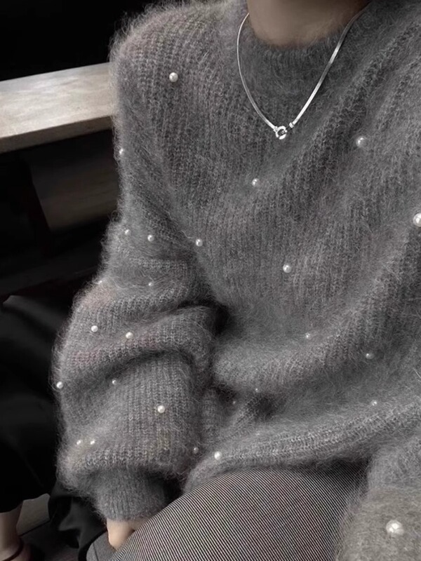 French Autumn and Winter Gray Mink Velvet Knitwear for Women, Loose, Lazy Style, Pearl High-End Knitted Knitwear, Thickened Pullover French Autumn and Winter Gray Mink Velvet Knitwear for Women, Loose, Lazy Style, Pearl High-End Knitted Knitwear, Thickened Pullover
