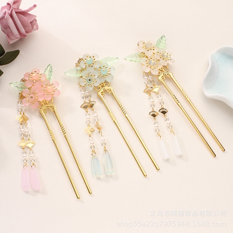 Three flower hairpin girls ancient fashioned man costumes with sweet super fairy flowers sweet hairpin headdress