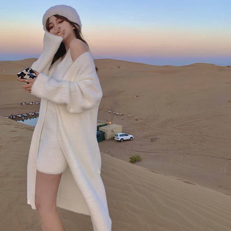 Fall/winter new mink velvet cardigan fashion temperament fairy white three-piece knit sweater set skirt strap
