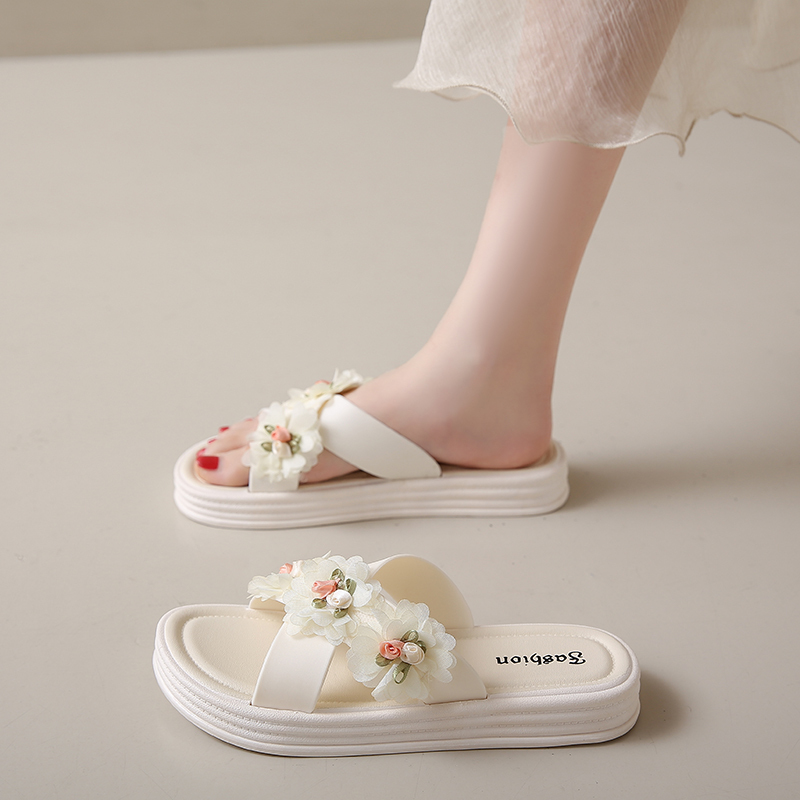 Fairy-Style Floral Slippers for Women, Suitable for Outdoor Wear in Summer, Home Use, Bathing, Non-Slip, 2025 Beach Shoes, Thick-Soled Sandals