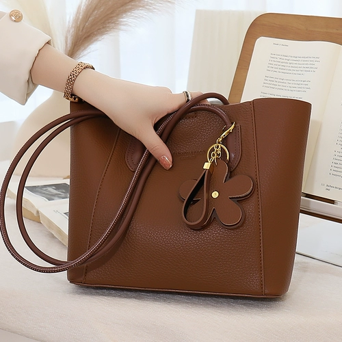 Вместительная и большая сумка через плечо, сумка подмышку для отдыха