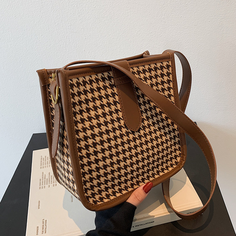 Shanghai Bangpu Outleys Official Site Discount Backlog for Aulai Store Graffiti Bag Hat