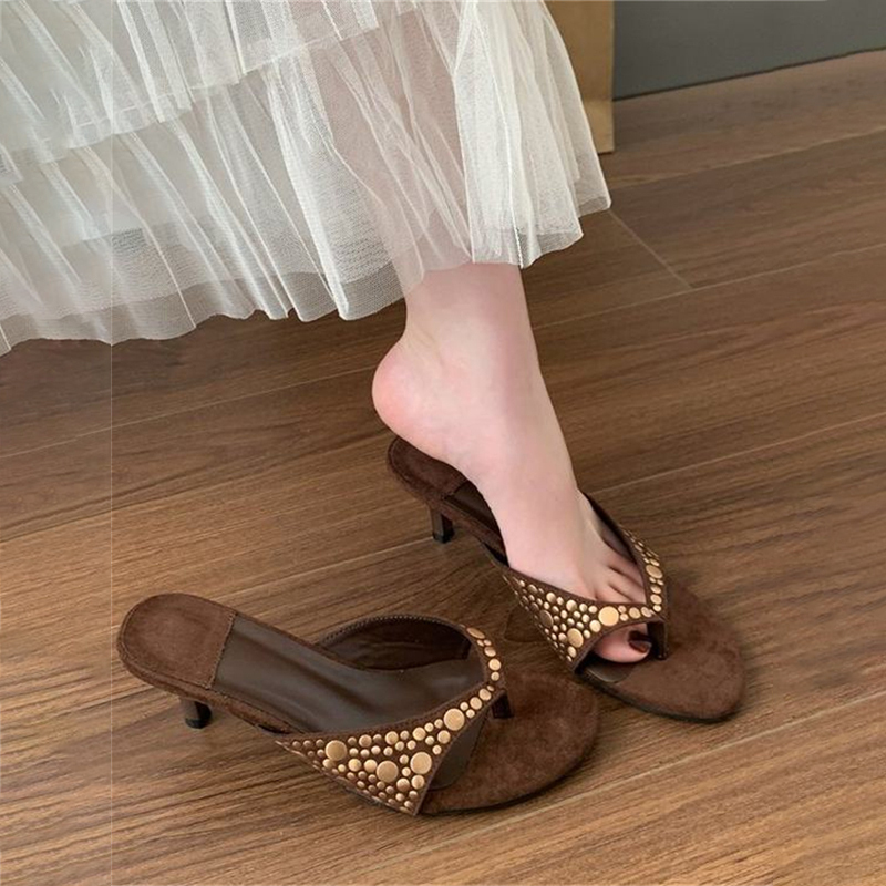 Hong Kong High-End European and American Style Rivet Thong Sandals for Women 2026 Summer New Model High-Heeled Flip-Flops for Outdoor Wear