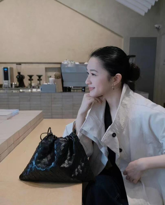Bv Divani New Woven Garbage Bag Clutch Women's Bag Drawstring Underarm Bag Casual Shoulder Crossbody Women's Handbag