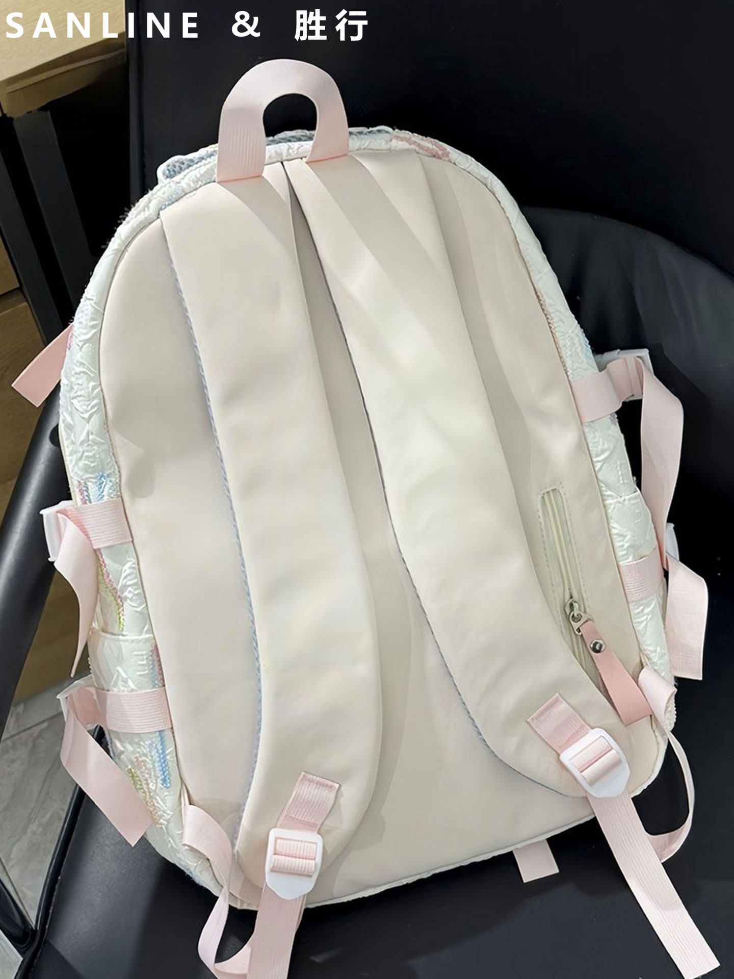 Schoolbags for Primary School Students in Grades Three to Six, Large-Capacity Ins-Style Girls' Backpacks for Middle School Students, Burden-Reducing Backpacks for Junior High School Students