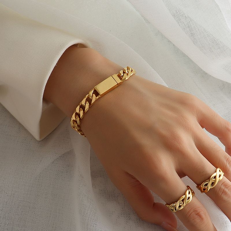 European and American Gold and Silver ins Titanium Steel 18K Gold Magnet Suction Bracelet for Men and Women, Non-Fading, Accessible Luxury, High-End and Versatile