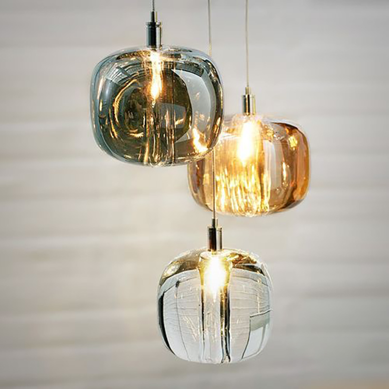 Postmodern creative dining room chandelier three-head light luxury crystal art bar personality Nordic bedroom bedside small chandelier