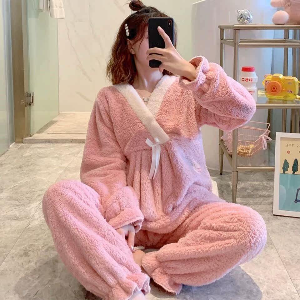 Pajamas Woman Autumn Winter Coral Suede Thickening Cartoon Plus Suede Warm Winter Cashmere Flannel Suede Hat Home Suit Suit