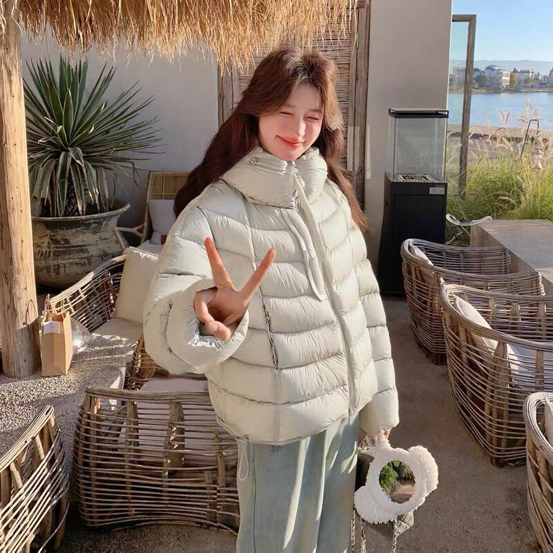 2026 Autumn/Winter New Style Stand Collar Short Puffer Jacket for Women, Petite Size, Thickened and Warm Puff Coat 2026 Autumn/Winter New Style Stand Collar Short Puffer Jacket for Women, Petite Size, Thickened and Warm Puff Coat