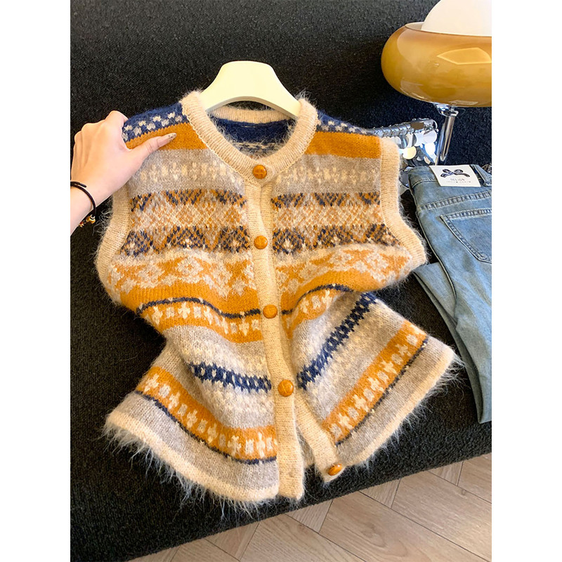 Emily Clud's Recommended Selection~ Vintage Jacquard Knit Cardigan Vest Sleeveless Layered Sweater Jacket Vest Emily Clud's Recommended Selection~ Vintage Jacquard Knit Cardigan Vest Sleeveless Layered Sweater Jacket Vest
