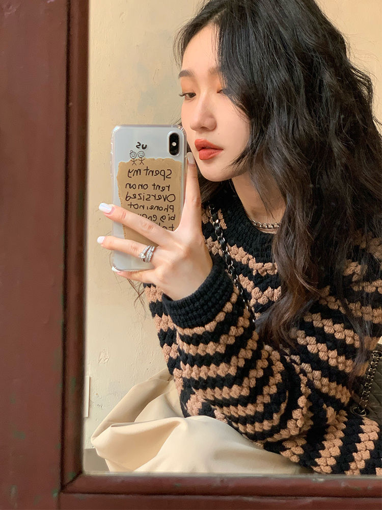 Ren Xiaoyi Early spring autumn striped knit cardiovert sweatshirt hooded jacket woman external lap 2022 new short-style blouses lazy