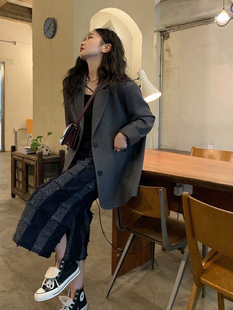 Ren Xiaoyi Black Chic Casual Suit Jacket Woman Advanced Design Sensation Small Crowd 2022 Spring Autumn Season New Great Clothes