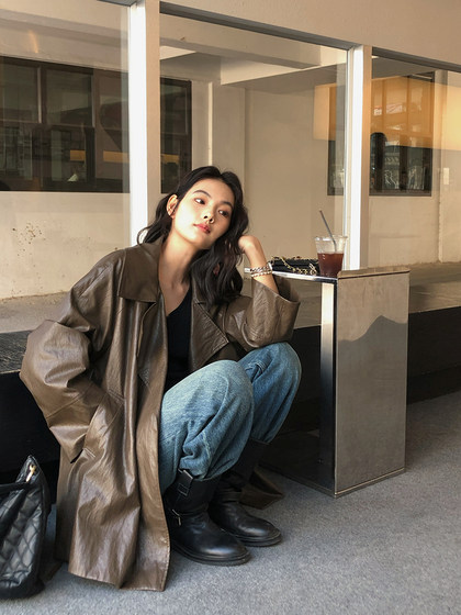 任小艺2025春季新品人造蛋白植鞣皮纹理感宽松显瘦机车风翻领皮衣