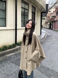 Ren Xiaoyi Khaki ຄລາສສິກແບບເກົາຫຼີ Loose Cape Windbreaker Jacket ແມ່ຍິງດູໃບໄມ້ລົ່ນ 2024 ໃຫມ່ເປືອກຫຸ້ມນອກບາງໆ