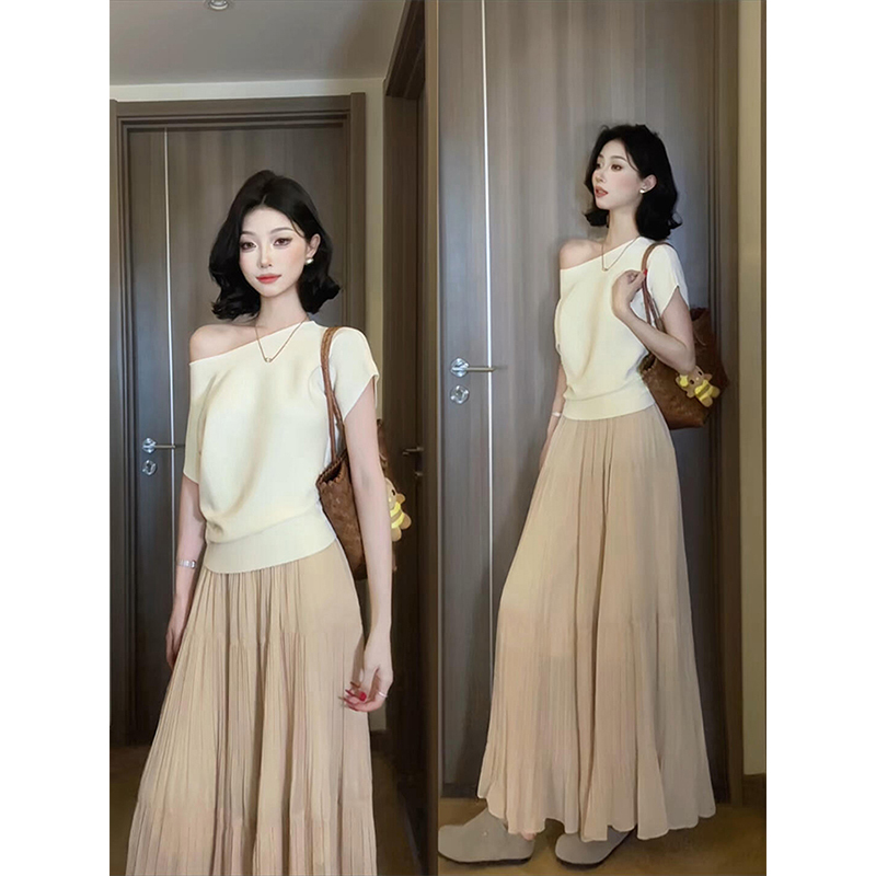 Korean Style Relaxed Outfit Set for Women, Summer Off-Shoulder Knitted Short-Sleeve Top Paired with High-Waisted Skirt Set