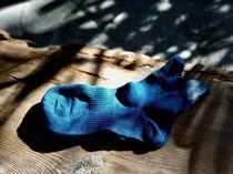 Great joy plant dyeing and dyeing of multicoloured socks