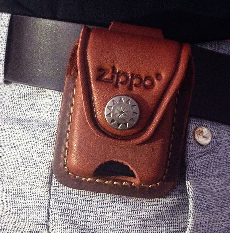 Zippo光板机专用皮套：如何挑选最合适的打火机伴侣？2026年度最佳推荐指南