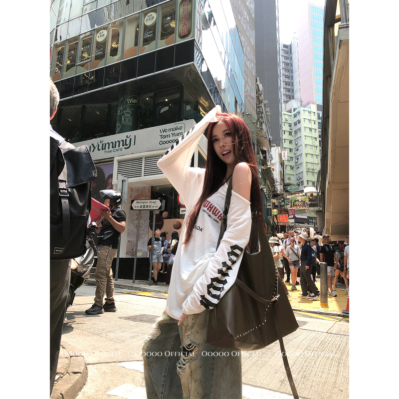 Oooooofficial「Jennie Daily」Sunscreen Thin Loose Letter Print Asymmetrical Shoulder Long Sleeve T-Shirt