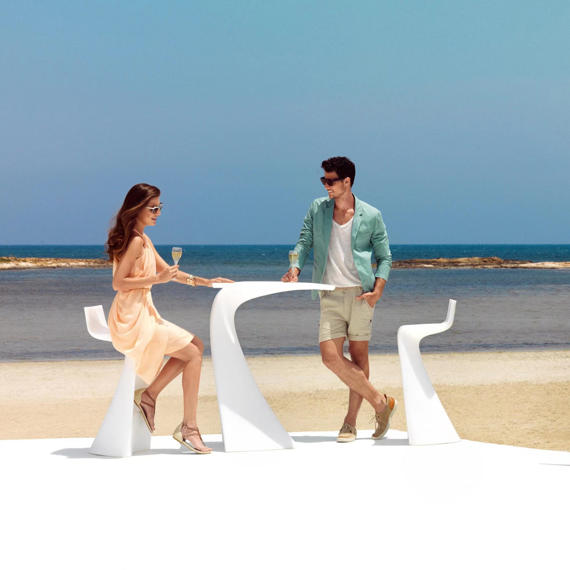 Designer Public Business Dining Room Bar Bar Chair Outdoor Bar Chair Beach Bench Fiberglass Bar Chair Bar Counter