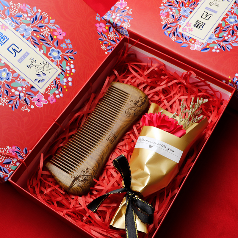 Birthday Gift Female Gives Girlfriend New Year's Day Girlfriend Wife Mother Elder Advanced Creative Practical Wooden Comb