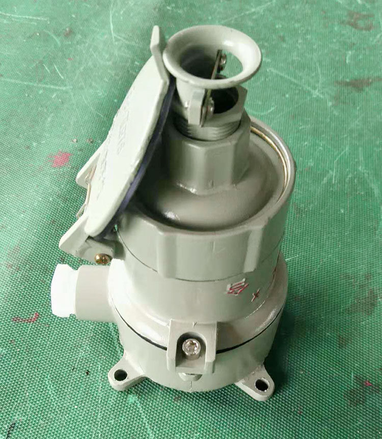 AC-15 Explosion - proof socket AC-30 Explosion - proof plug socket 380V 220V cast aluminum alloy housing