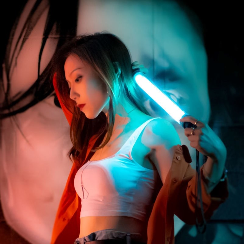 Shake-in-light sword-changing clothing items shake up the sword and shake the same light sword light sword challenges the beauty and the light-Taobao