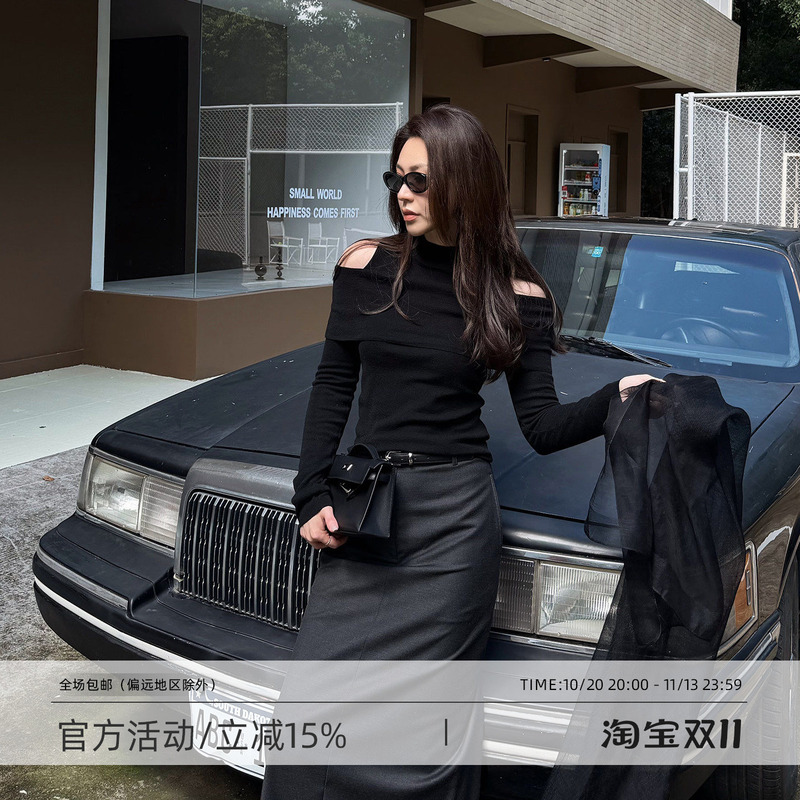Wang Huanhuan Mslime【Ferry Holiday】Sheep Wool Half-High Collar Knitwear with a Stylish Off-Shoulder Design, Slimming Long Sleeves Wang Huanhuan Mslime【Ferry Holiday】Sheep Wool Half-High Collar Knitwear with a Stylish Off-Shoulder Design, Slimming Long Sleeves