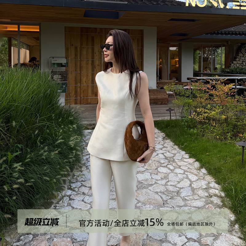 Wang Huanhuan Mslime【Simple】Wool & Mulberry Silk Old Money Set Sleeveless Top and Nine-Point Pants Two-Piece Set